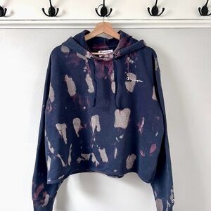 Champion Women's Navy and Purple Tie-Dye Hoodie EUC XL